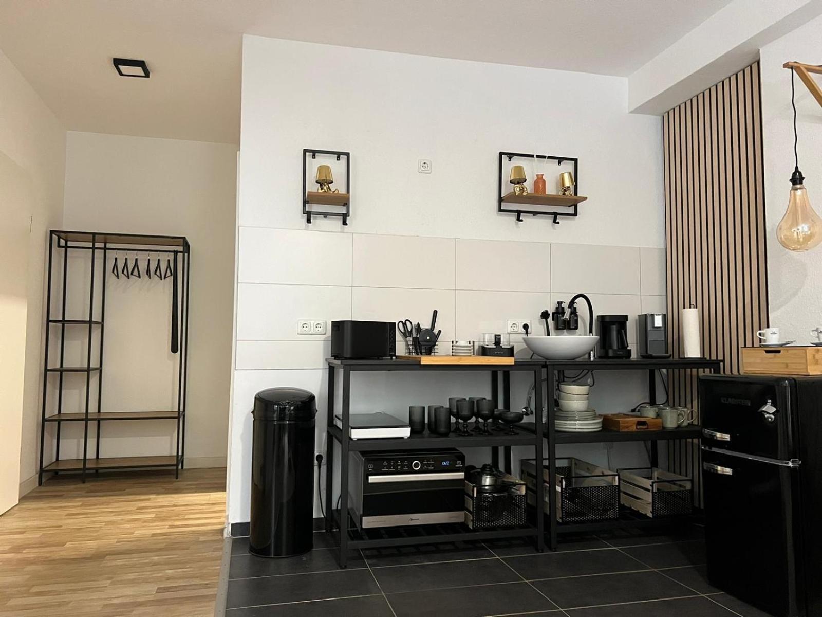 100M E-Ladestation - Max 4 Pers - Duesseldorf - Ruhrgebiet - Pilgerstaette Appartement Velbert Buitenkant foto