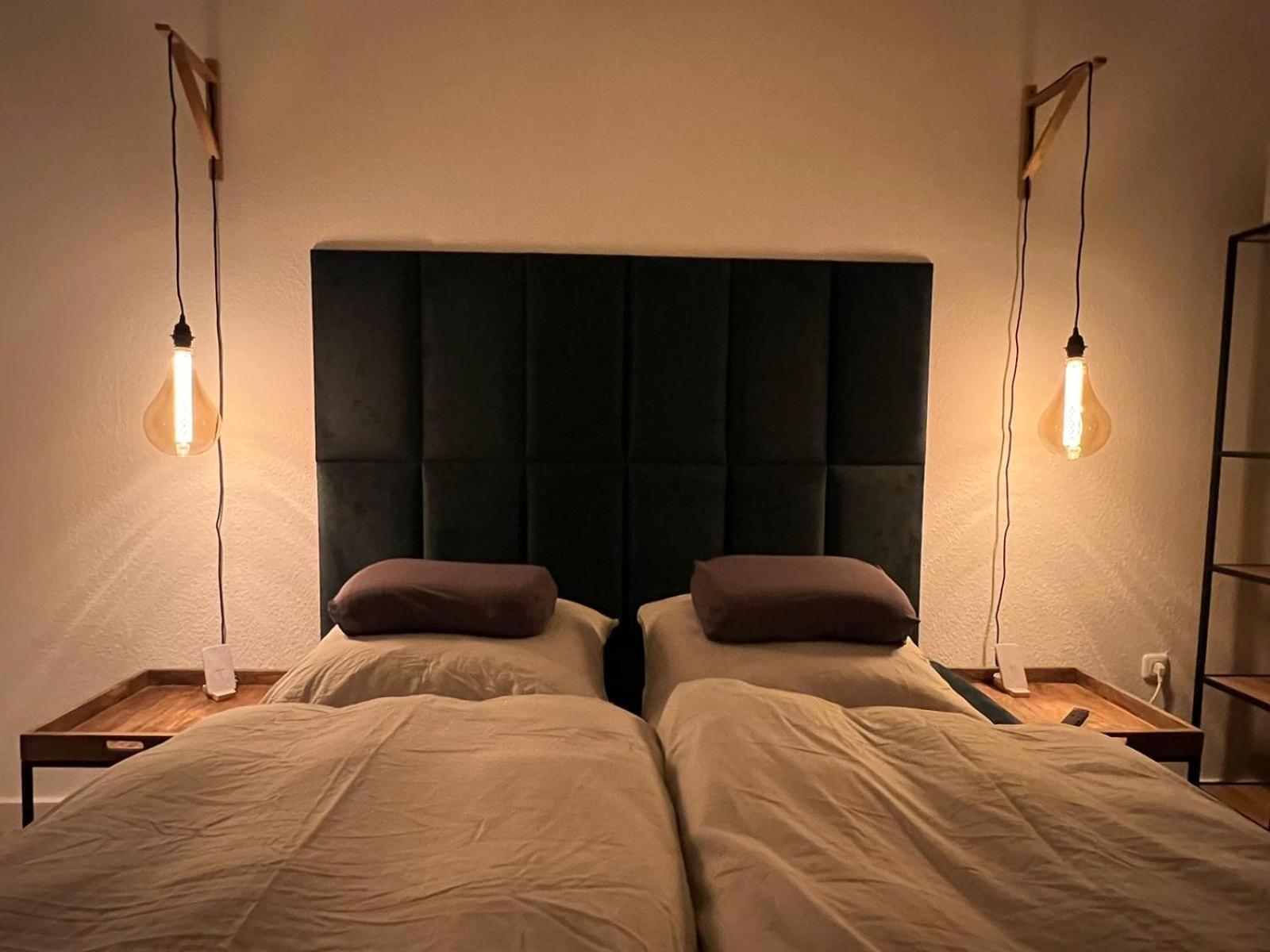 100M E-Ladestation - Max 4 Pers - Duesseldorf - Ruhrgebiet - Pilgerstaette Appartement Velbert Buitenkant foto